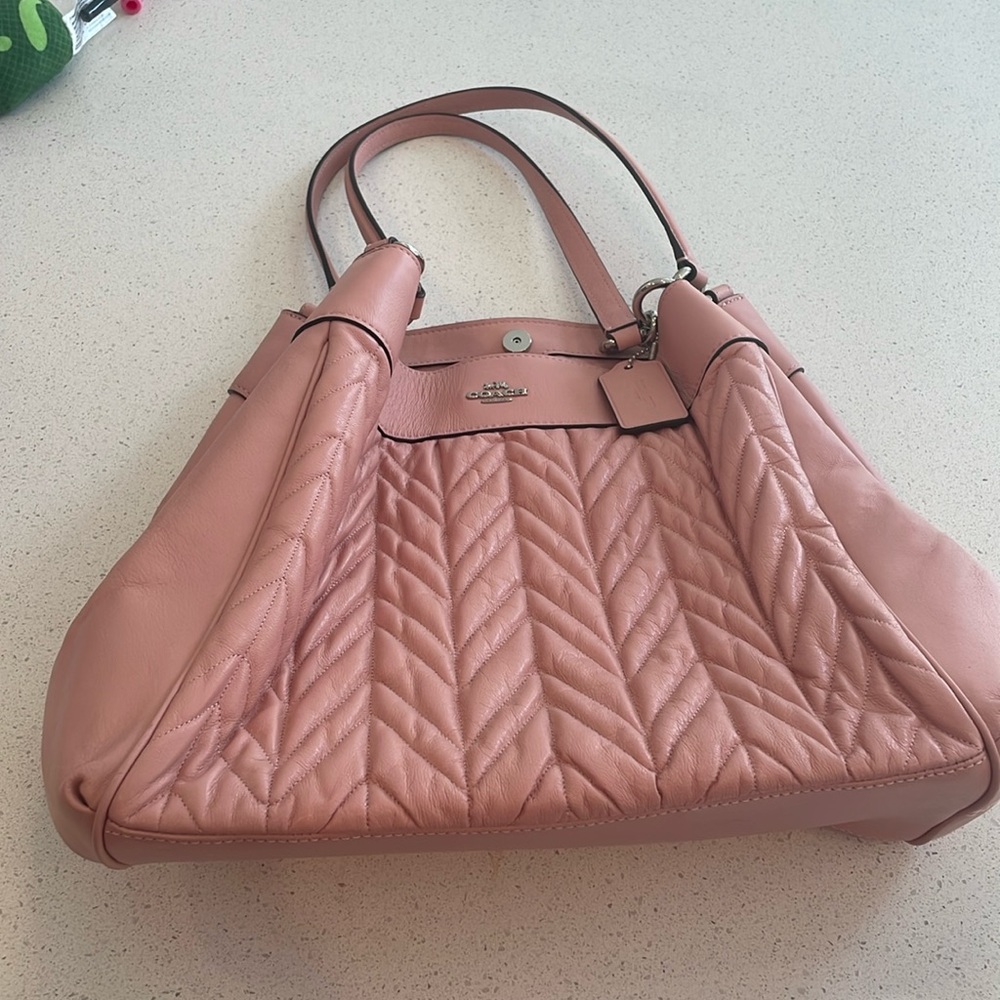 Coach Dusty Pink pleated leather Lexy with quilting F32978 chevron shoulder bag